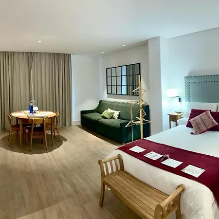 Aparthotel Turisticos La Plaza *